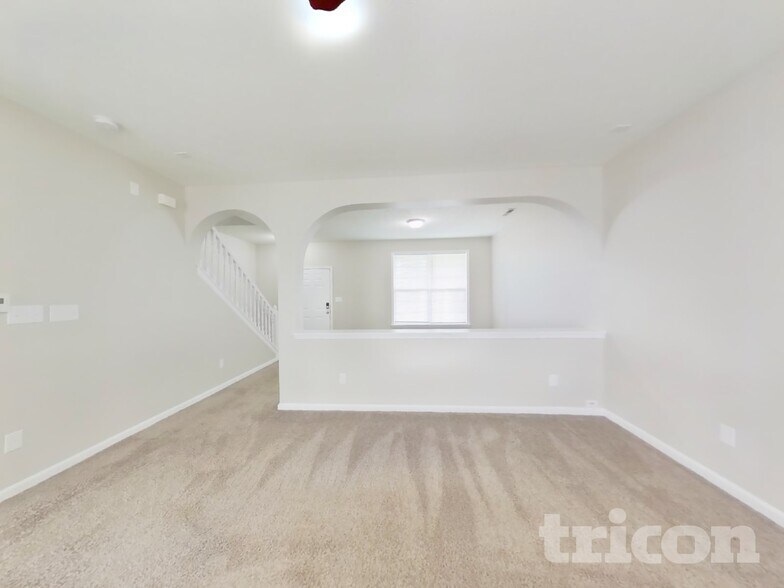 Building Photo - 5330 Himalayan Dr