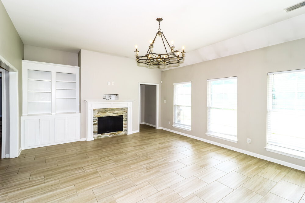 Building Photo - 3835 Dawnwood Cir W