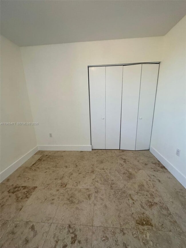 Building Photo - 2772 SW 31st Ct