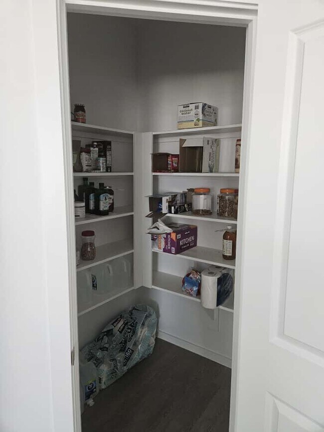 Building Photo - 26610 Coast Redwood Dr