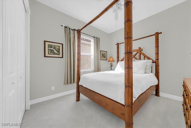 Building Photo - 28327 Hidden Lake Dr