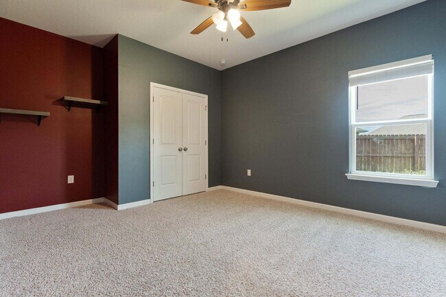 Building Photo - 303 Merlin Ct