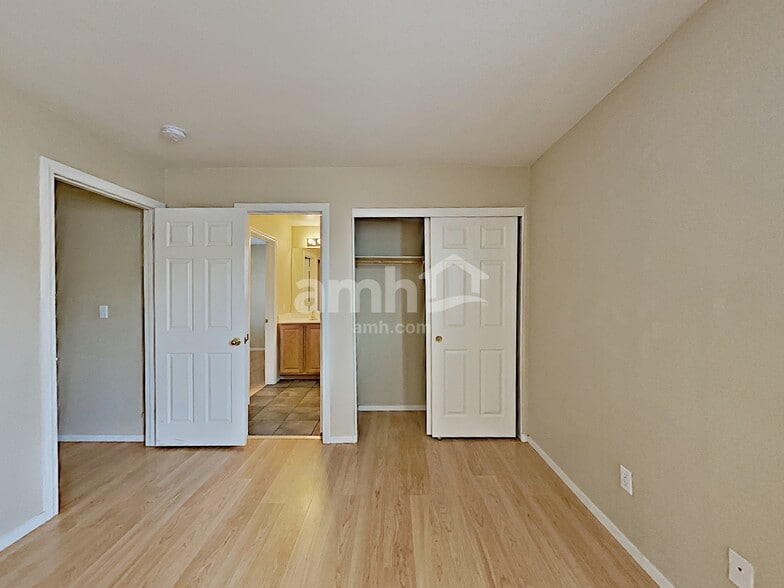 Building Photo - 9771 Hanover Grove Ave