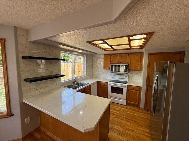 Building Photo - 757 Sphinx Ct NE