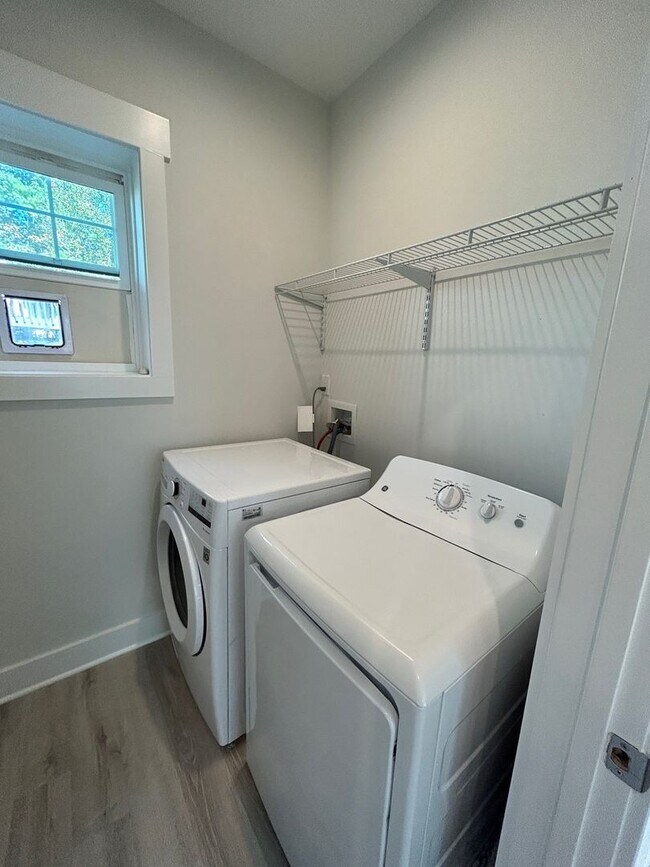 Building Photo - West AVL - 3/2 Contemporary Build Ready Now!