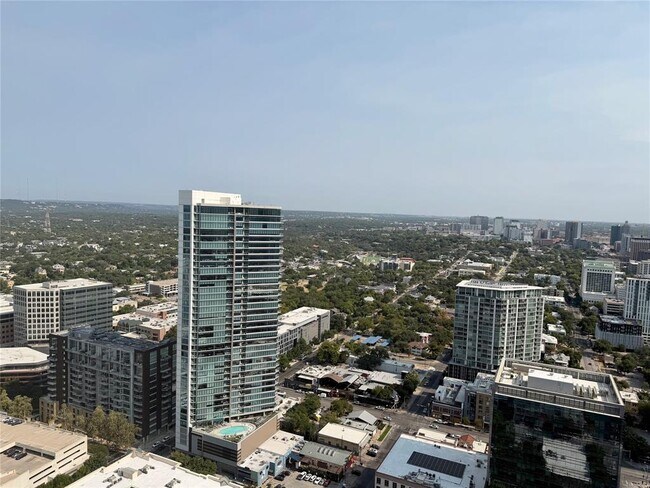 Building Photo - 360 Nueces St
