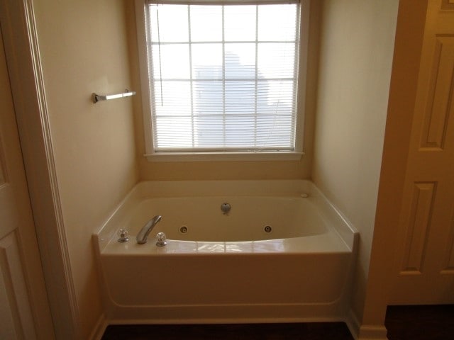 Building Photo - 4505 Glenaire Dr NW