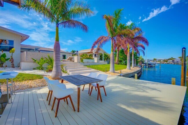 Building Photo - 807 Snug Island
