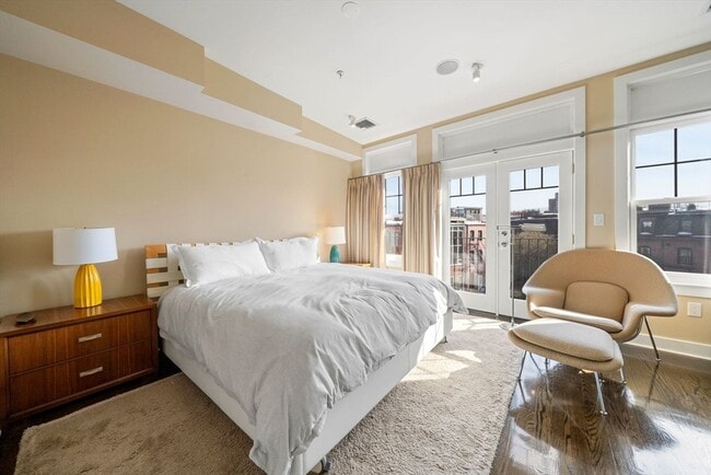 Building Photo - 410 Columbus Ave