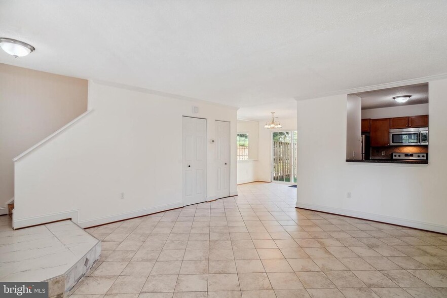 Building Photo - 11444 Herefordshire Way