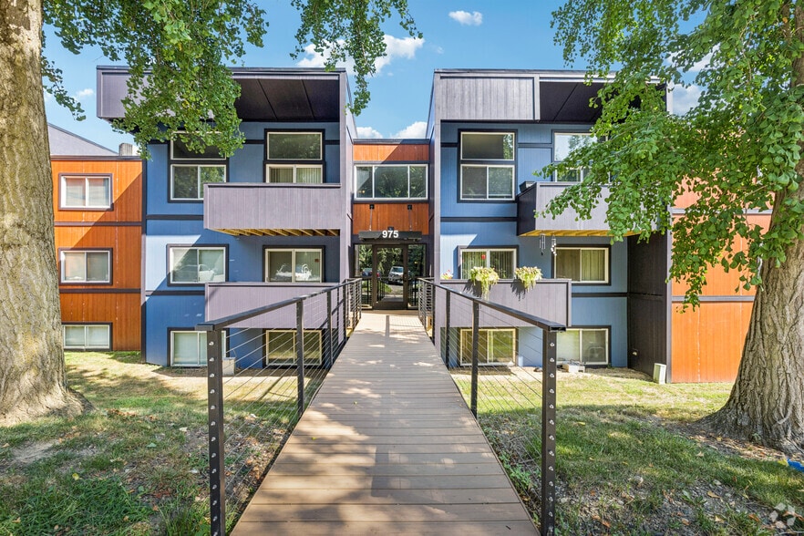Entrance - Chimney Hill Apartments