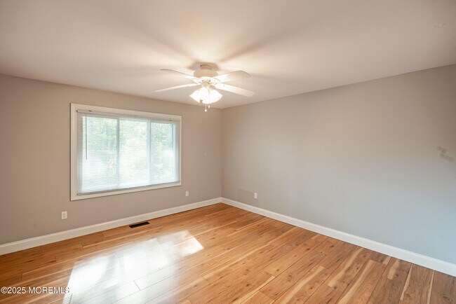 Building Photo - 904 Schooner Dr