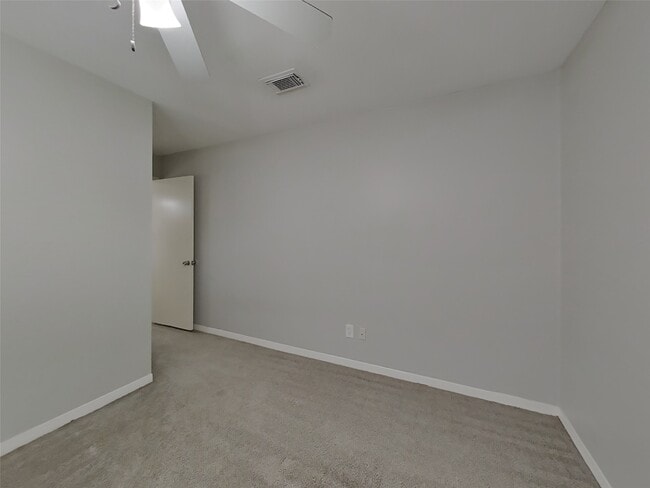 Building Photo - 6422 French Chateau Dr