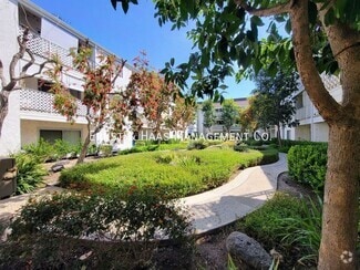Building Photo - 3565 Linden Ave