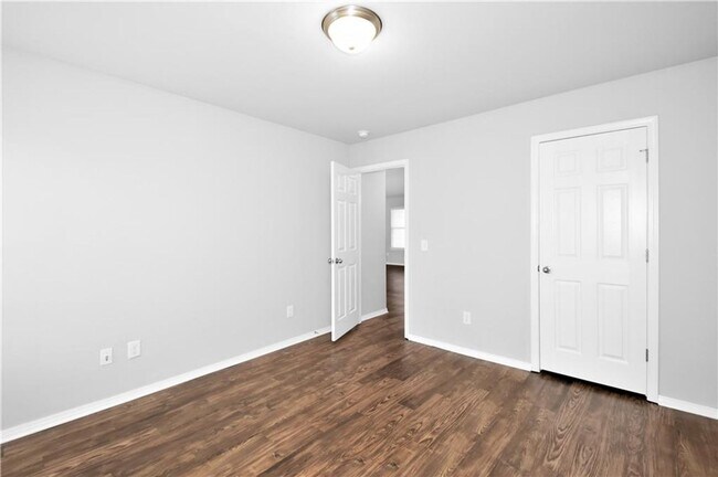 Building Photo - Great home near Bentonville West