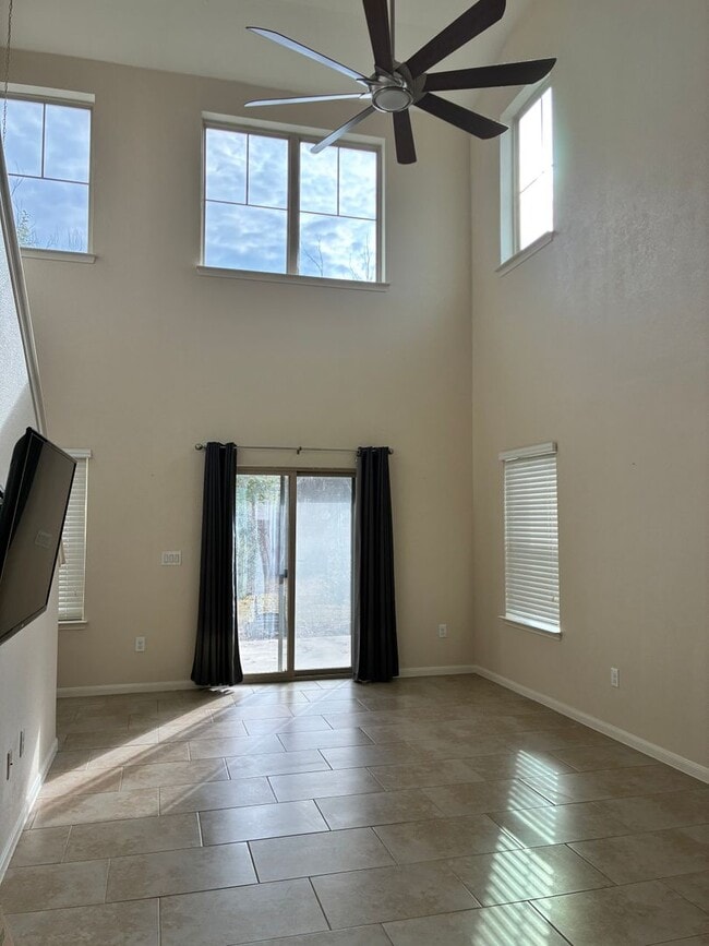 Building Photo - Bright 3BR 3BA Home w/ Community Pool & Dog Park • Fenced Backyard • Attached Garage in Round Rock