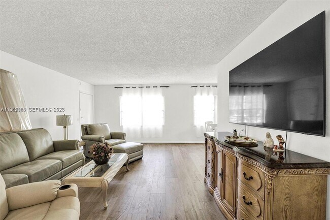 Building Photo - 400 SW 134th Way