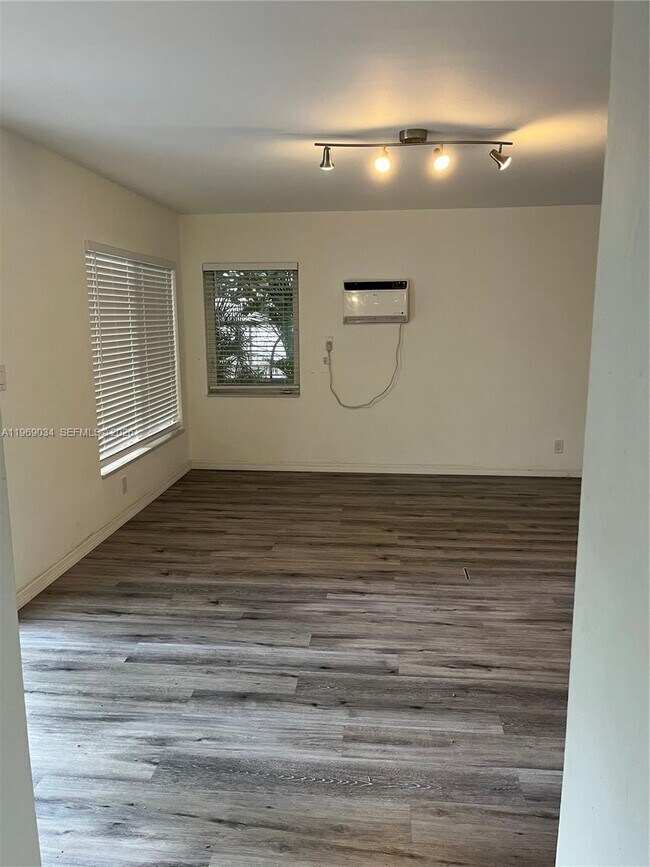 Building Photo - 92 Hendricks Isle