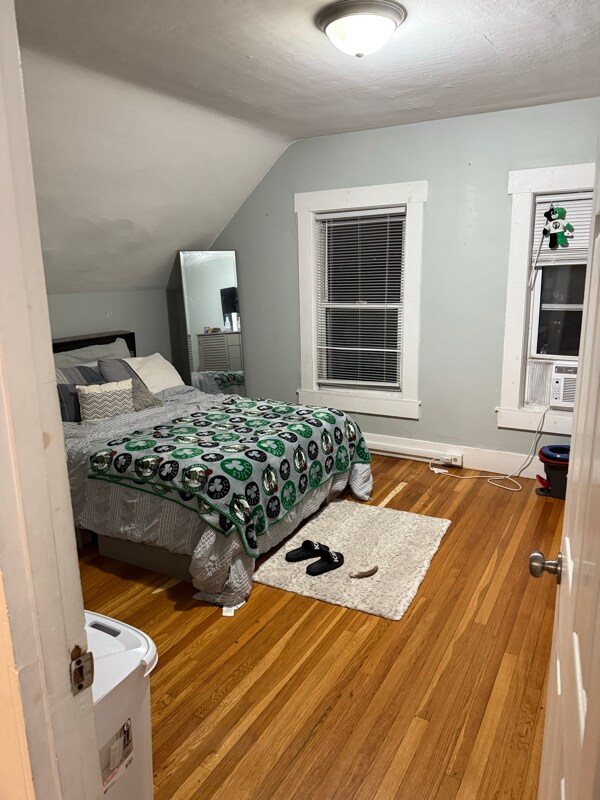 Building Photo - 17 Bowers St