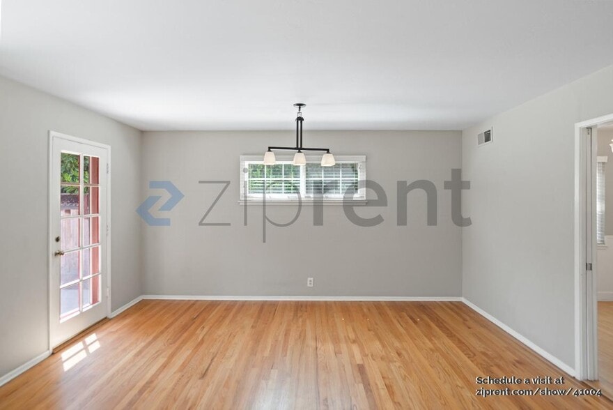 Building Photo - 2276 Markham Ave