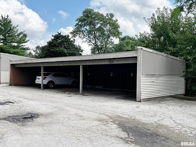 Building Photo - 6809 N Frostwood Pkwy