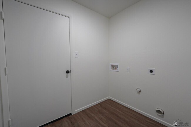 Building Photo - 4643 S Desert Willow Wy