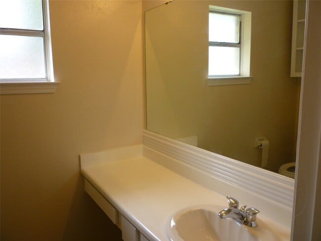 Building Photo - 7207 Grackle Dr