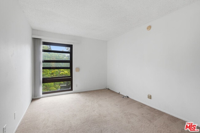 Building Photo - 7742 Redlands St