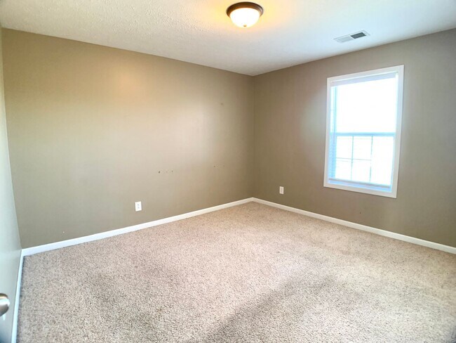 Building Photo - 800 Karmaflux Way