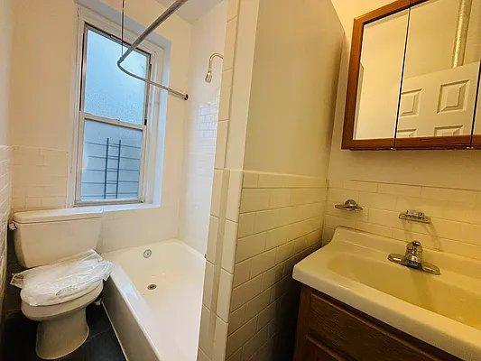 Building Photo - 1 bedroom in BRONX NY 10455