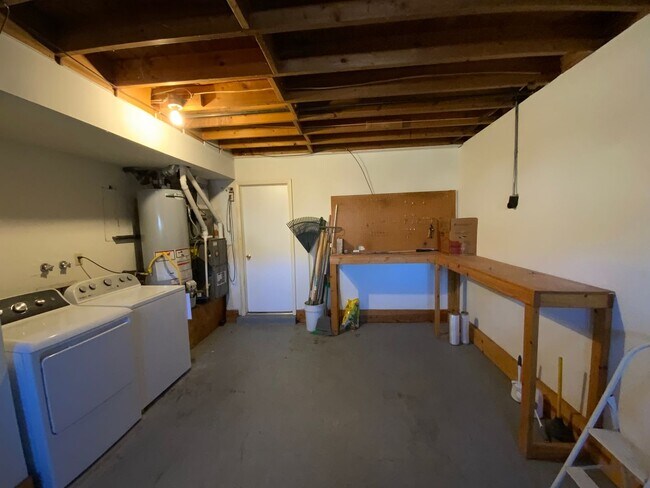 Building Photo - 3 Bedroom Single Story Home Available Near San Pedro Dr NE & McLeod Rd NE!