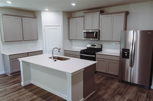 Building Photo - 211 Forest W St