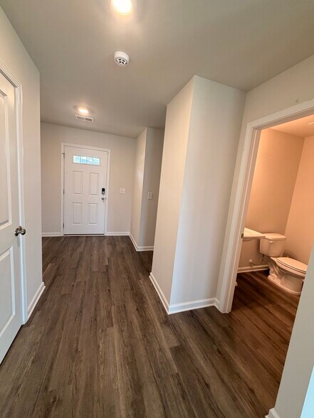 Building Photo - 706 Common Widgeon Way
