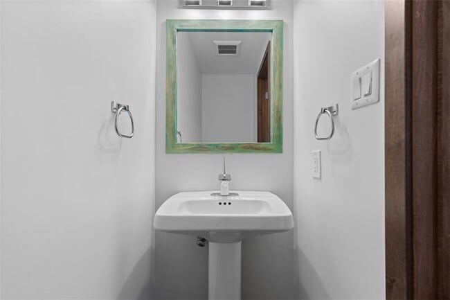 Building Photo - 718 Filbert St