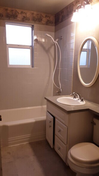 Building Photo - 23 E Euclid Ave