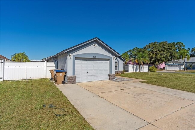 Building Photo - 8601 Cavendish Dr