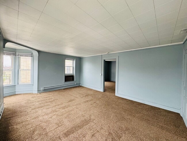 Building Photo - 1369 W Market St