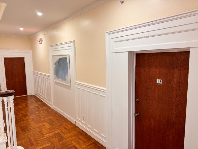 Building Photo - 630 Jefferson Ave