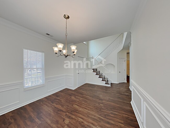 Building Photo - 3806 Glen Lyon Dr