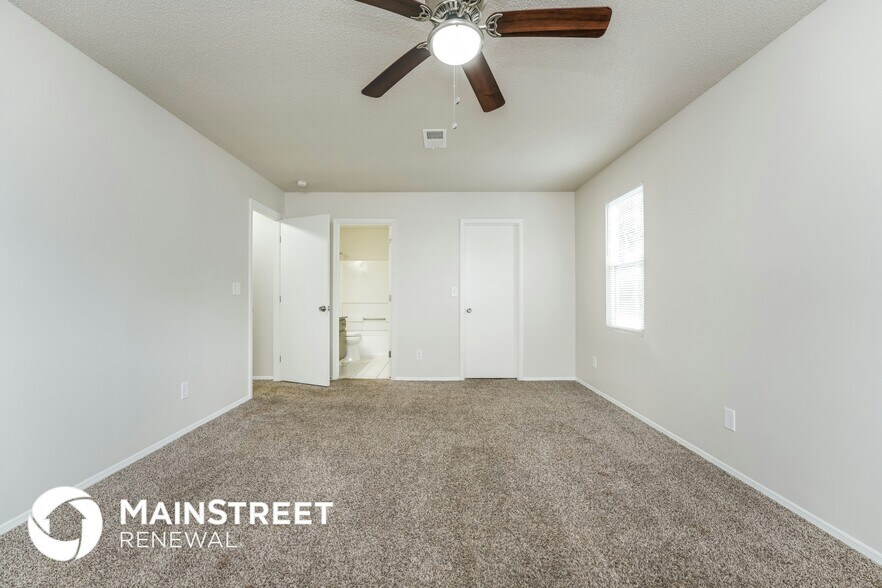 Building Photo - 5439 Farmview Close