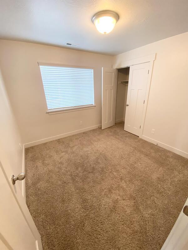 Building Photo - 521 N 20 W