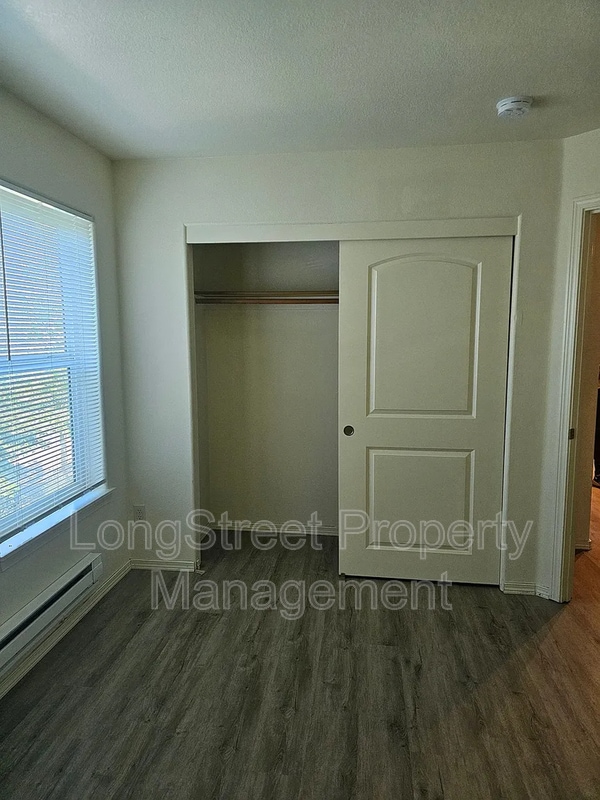 Building Photo - 300 SE 148th Ave