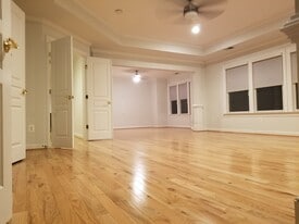 Building Photo - 6438 Columbia Pike