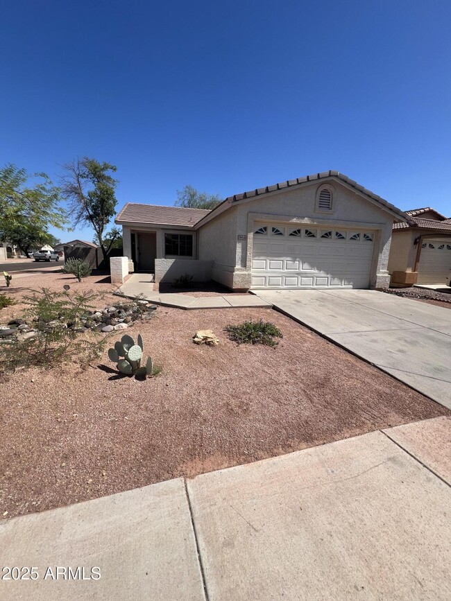 Building Photo - 3814 W Dunbar Dr