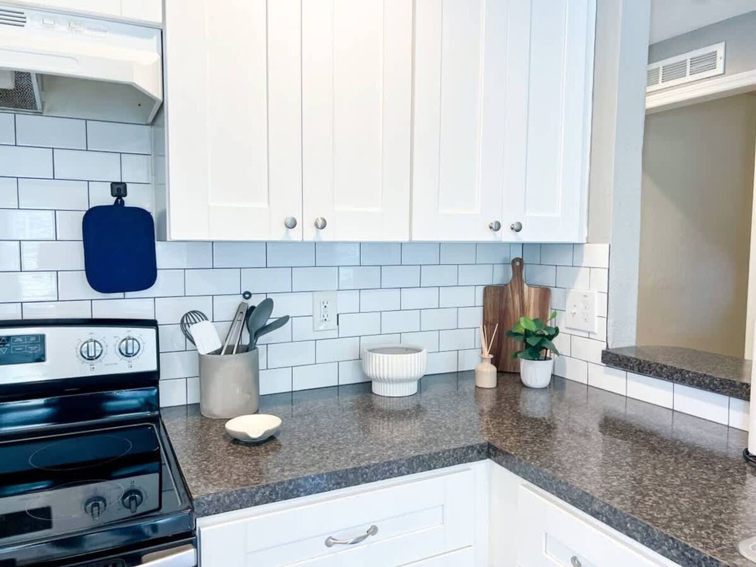 Building Photo - 37132 Grassy Hill Ln