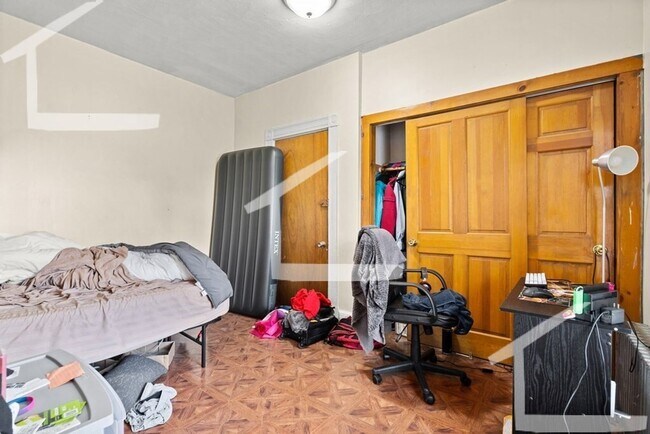 Building Photo - Huge one bed one bath in Brighton...