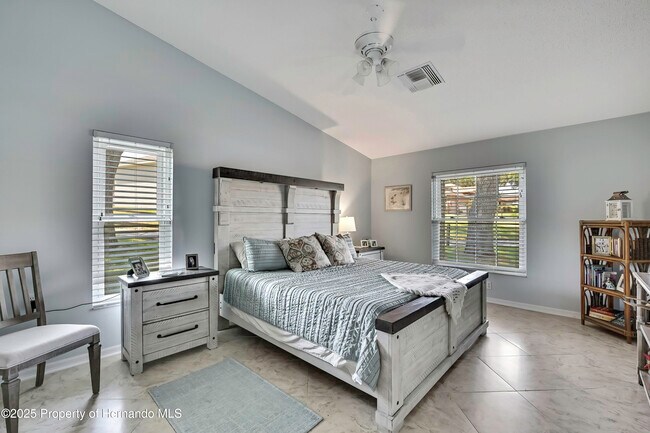 Building Photo - 2368 Fairskies Dr