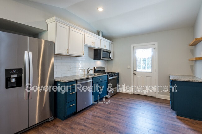 Building Photo - 331 Camilla Cir SW