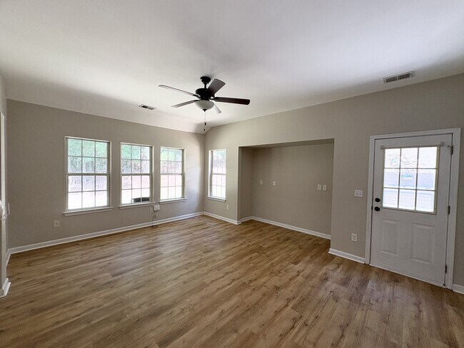 Building Photo - 140 Ivygreen Chase