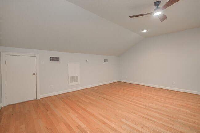 Building Photo - 13619 Brookbluff Ln